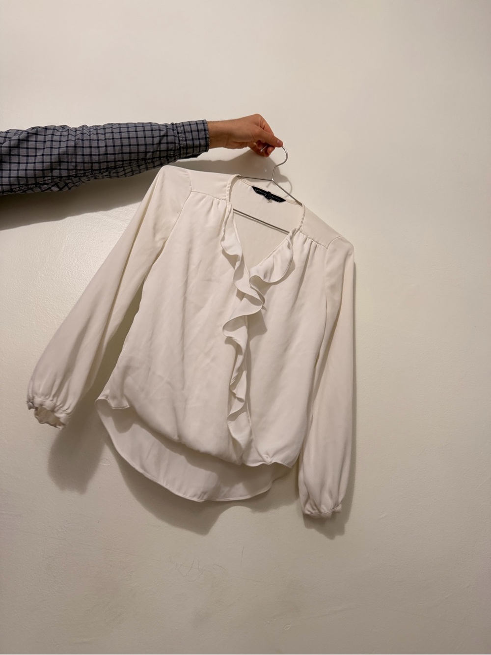 White House Black Market Cream Ruffle Front Long-Sleeve Blouse